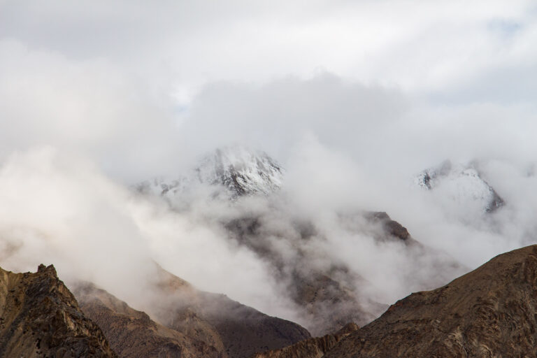 Lire la suite à propos de l’article Ladakh 2/4 – Dans les vallées encaissées, là où s’accrochent les nuages